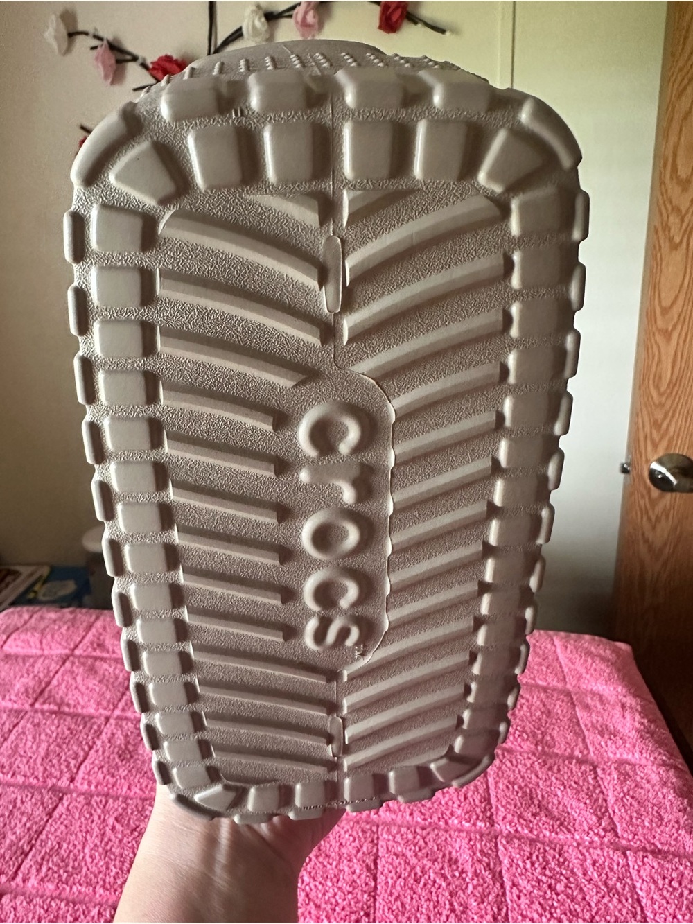 CROCS Women's Taupe/Cream Tote Bag - Picture 2 of 3